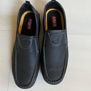 Mens Black shoes Size 13
